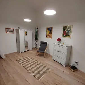 Calm, Artistic 9th Distric Central City Apartament