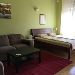  Apartman Along The Danube